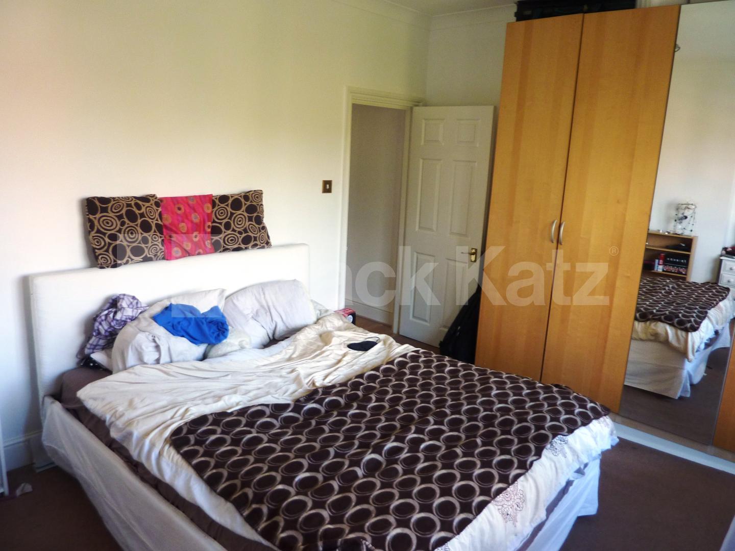 			WALKING DISTANCE TO PRIMROSE HILL!, 2 Bedroom, 1 bath, 1 reception Flat			 Fellows Road, SWISS COTTAGE/HAMPSTEAD